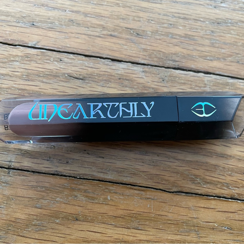 Unearthly Bliss Liquid Lipstick